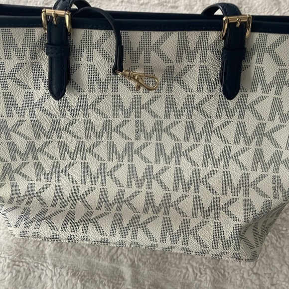 Michael Kors white and navy small tote purse - Picture 2 of 8